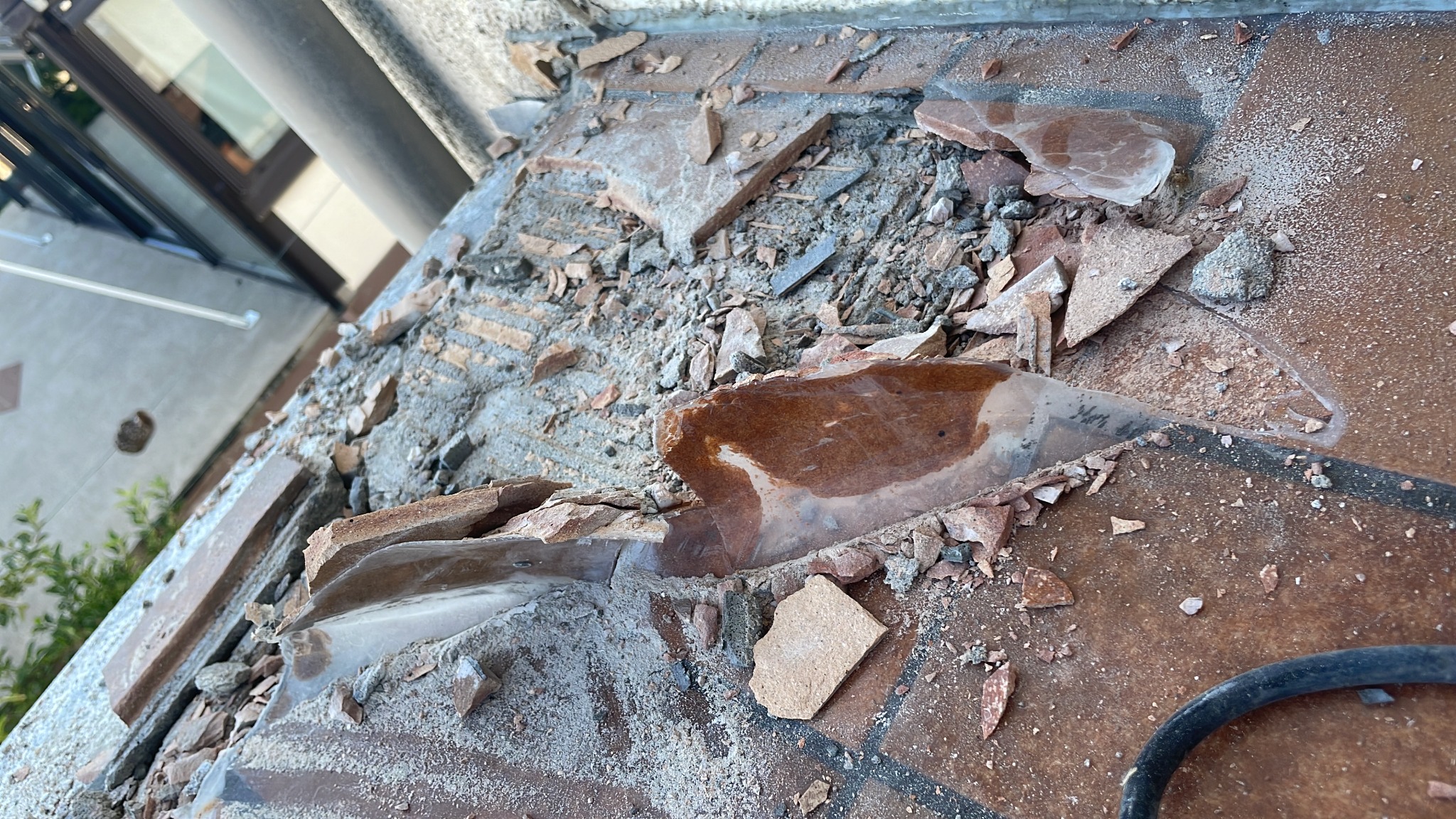 Abgeschlossene Arbeiten mit Bauschutt und Demontage